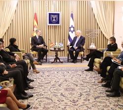 Detalle del encuentro de Su Majestad el Rey con Su Excelencia el Presidente del Estado de Israel, Sr. Reuven Rivlin y demás autoridades y medios