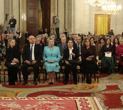 Doña Sofía en la primera fila de asientos