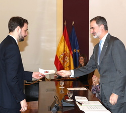 Su Majestad el Rey entrega el Despacho al número Uno de la Promoción, Daniel Portero