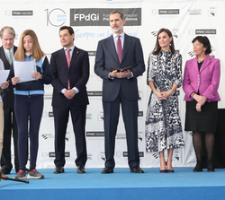 Sus Majestades los Reyes durante la ceremonia de entrega del Premio "Escuela del Año"
