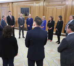 Su Majestad el Rey conversa con la nueva Junta Directiva de la Confederación Española de Cascos Históricos (COCAHI)
