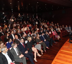 Doña Letizia en el “Auditorio 200” en la primera fila de asientos