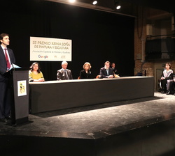 Su Majestad la Reina en la mesa presidencial durante la intervención del director de Políticas y Asuntos Públicos de Google España, Antonio Vargas 