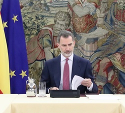 Su Majestad el Rey momentos antes del inicio de la reunión