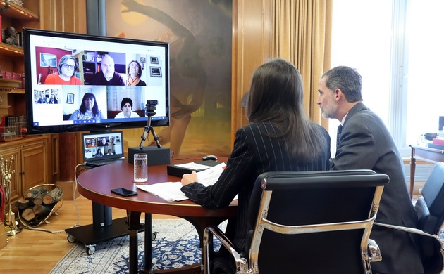 Don Felipe y Doña Letizia durante la videoconferencia mantenida con los responsables del Comité Español de Representantes de Personas con Discapacidad