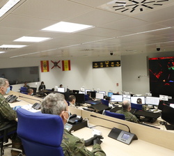 Su Majestad el Rey durante su intervención en la videocenferencia mantenida con los diferentes mandos componentes de la Operación Balmis