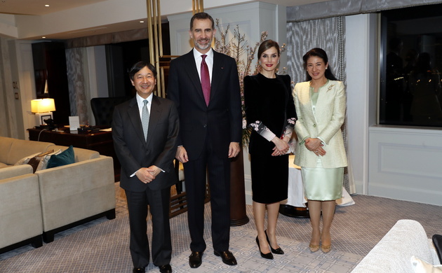 Sus Majestades los Reyes junto a Sus Majestades los Emperadores del Japón durante el Viaje Oficial del pasado 22 de octubre de 2019 para asistir a los