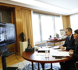 Sus Majestades los Reyes conversaron con investigadores del CSIC