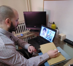 El presidente del Consejo de la Juventud de España, Manuel Ramos de la Rosa, durante la videoconferencia con Sus Majestades los Reyes