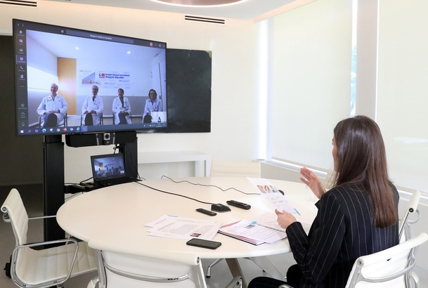 Su Majestad la Reina durante la videoconferencia mantenida con los responsables del Hospital Materno Infantil Gregorio Marañón