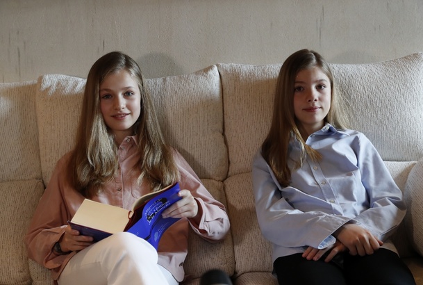 Lectura de fragmentos del capítulo primero de El Quijote por Sus Altezas Reales la Princesa de Asturias y la Infanta Doña Sofía