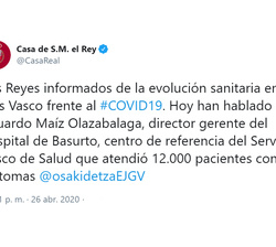 ​Sus Majestades los Reyes informados de la evolución sanitaria en Euskadi frente a COVID19
