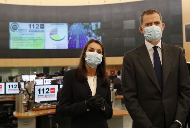 Sus Majestades los Reyes en el puesto de mando de la Agencia de Seguridad y Emergencias Madrid 112