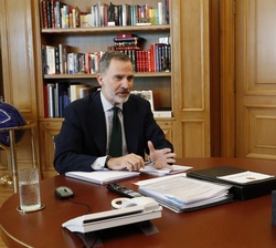 Videoconferencia de Don Felipe con responsables del Cercle d'Economía