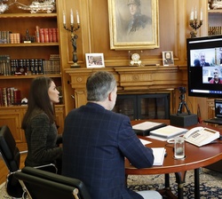 Videoconferencia de Sus Majestades los Reyes con los responsables de la Red de Parques Nacionales