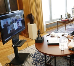 Videoconferencia de Sus Majestades los Reyes con los responsables de la Red de Parques Nacionales