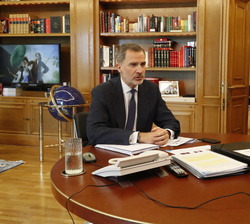 Su Majestad el Rey en videoconferencia con la Asociación de Líneas Aéreas