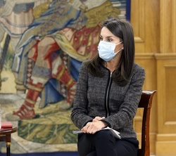 Doña Letizia en un momento del encuentro con jóvenes talentos