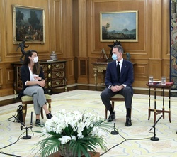 Teresa Arroyo Gallego, en un momento del encuentro mantenido en el Palacio de La Zarzuela con Sus Majestades los Reyes