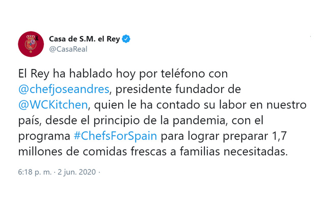 Su Majestad el Rey ha conversado con el Chef José Andrés, fundador de la ONG World Central Kitchen, que ha desplegado un programa para ofrecer comida 