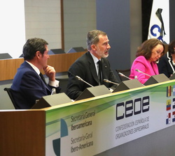 Su Majestad el Rey durante su intervención en el encuentro “Más Iberoamérica, nuestra empresa común” 