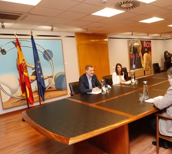 Sus Majestades los Reyes durante la reunión que mantuvieron con el ministro de Cultura y Deporte, José Manuel Rodríguez Uribes y con la presidenta del