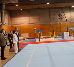 Sus Majestades los Reyes durante el ejercicio de Ray Zapata, medallista mundial en 2017