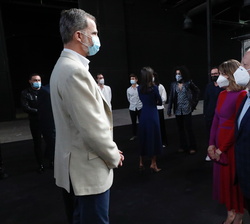Su Majestad el Rey se interesa por el proyecto del Centro Cultural el Matadero Madrid