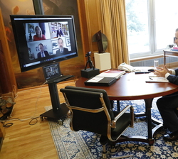 Su Majestad el Rey mantiene una videoconferencia con una representación de Alianza de la Sanidad Privada Española - ASPE