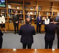 Don Felipe durante el encuentro