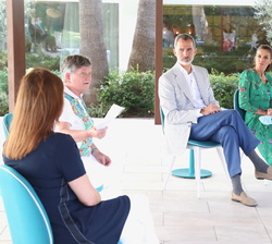 Don Felipe y Doña Letizia durante la audiencia mantenida con los representantes de la Xarxa per la Inclusió Social- EAPN-Balears (European AntiPoverty