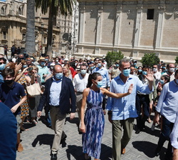 Don Felipe y Doña Letizia durante su visita al centro de Sevilla