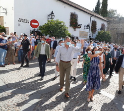 Don Felipe y Doña Letizia acceden por la Puerta de Sevilla de la Muralla de Córdoba