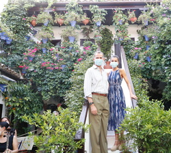 Don Felipe y Doña Letizia en un típico Patio Cordobés