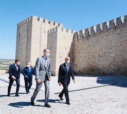 Su Majestad el Rey, el presidente de la República Portuguesa, Marcelo Rebelo de Sousa, el presidente del Gobierno, Pedro Sánchez, y el primer ministro
