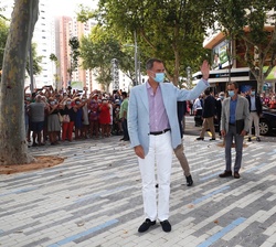 Sus Majestades los Reyes a su llegada a Benidorm 