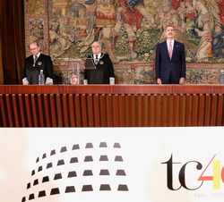 Su Majestad el Rey durante la interpretación del himno nacional