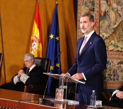 Su Majestad el Rey durante su discurso con motivo del 40º aniversario del Tribunal Constitucional