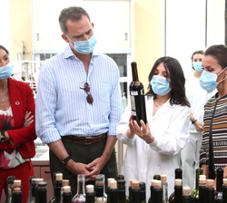 Don Felipe y Doña Letizia durante la visita