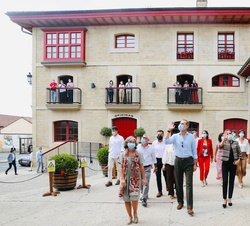 Llegada de Sus Majestades los Reyes a Bodegas López de Heredia de Haro