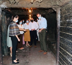 Visita de Don Felipe y Doña Letizia a Bodegas López de Heredia 