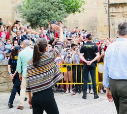 Los Reyes en Santo Domingo de la Calzada reciben el saludo de sus vecinos