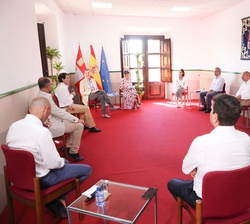 Los Reyes en la reunión de trabajo y diálogo con representantes institucionales y expertos de la Comunidad Autónoma sobre el reto demográfico
