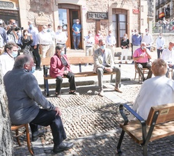 Los Reyes conversan con los visontinos mayores