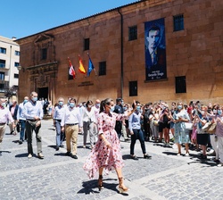 Sus Majestades los Reyes recorren las calles de Soria