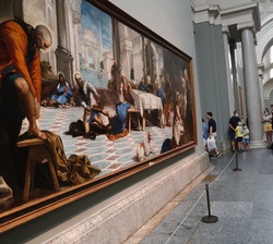 El Rey y el Presidente de Portugal observan "El lavatorio" durante su recorrido por el Museo Nacional del Prado