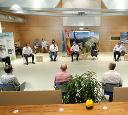 Intervención del presidente del Presidente de Asturias durante el diálogo mantenido en la sede de COGERSA en el que participaron Sus Majestades los Re