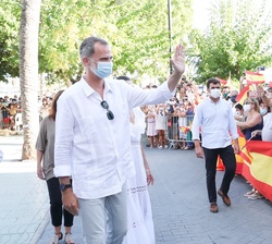 Los Reyes reciben el saludo de los vecinos de Sant Antoni de Portmany