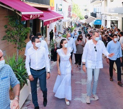Don Felipe y Doña Letizia en las calles de Sant Antoni de Portmany