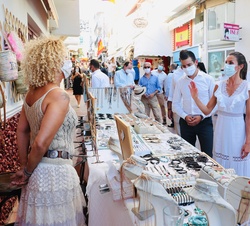 Don Felipe y Doña Letizia pasean en Sant Antoni de Portmany